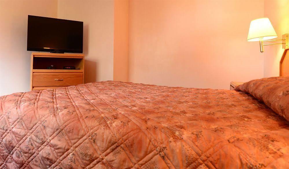 Economy Inn Πρινς Τζορτζ Εξωτερικό φωτογραφία